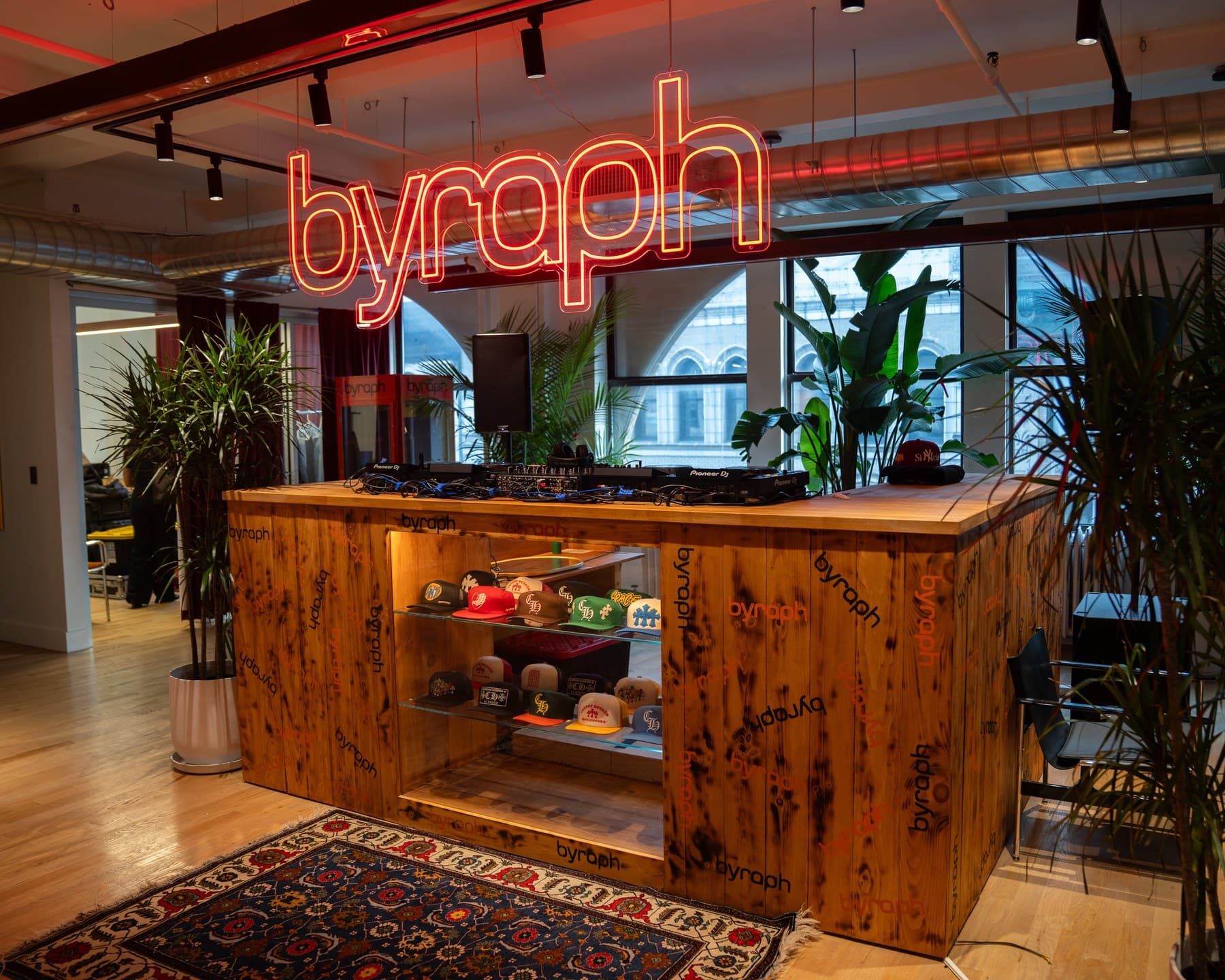 The byraph sign, Flatiron